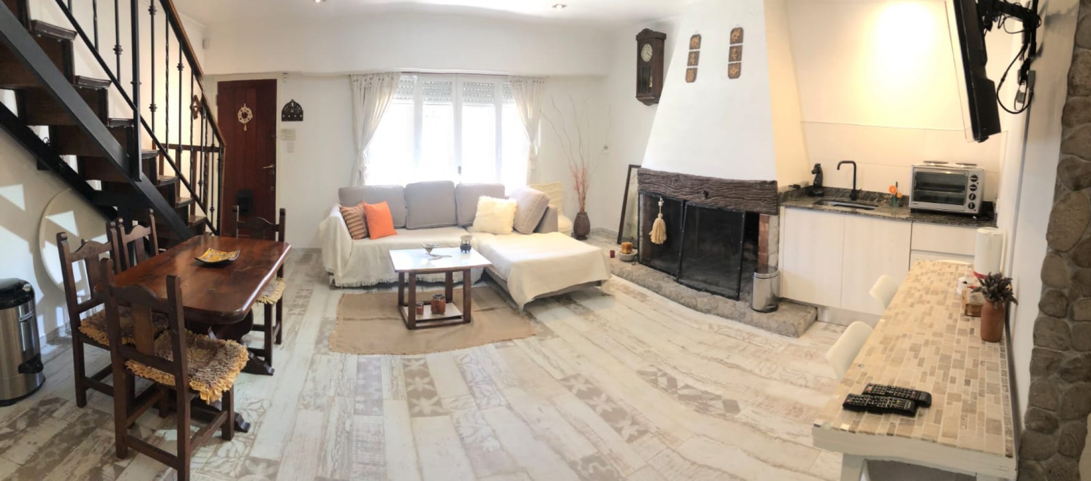 CASA EN BARRIO LOS PINARES / ALQUILER TEMPORADA / ¡ TU REFUGIO DE VERANO SOÑADO EN MAR DEL PLATA!