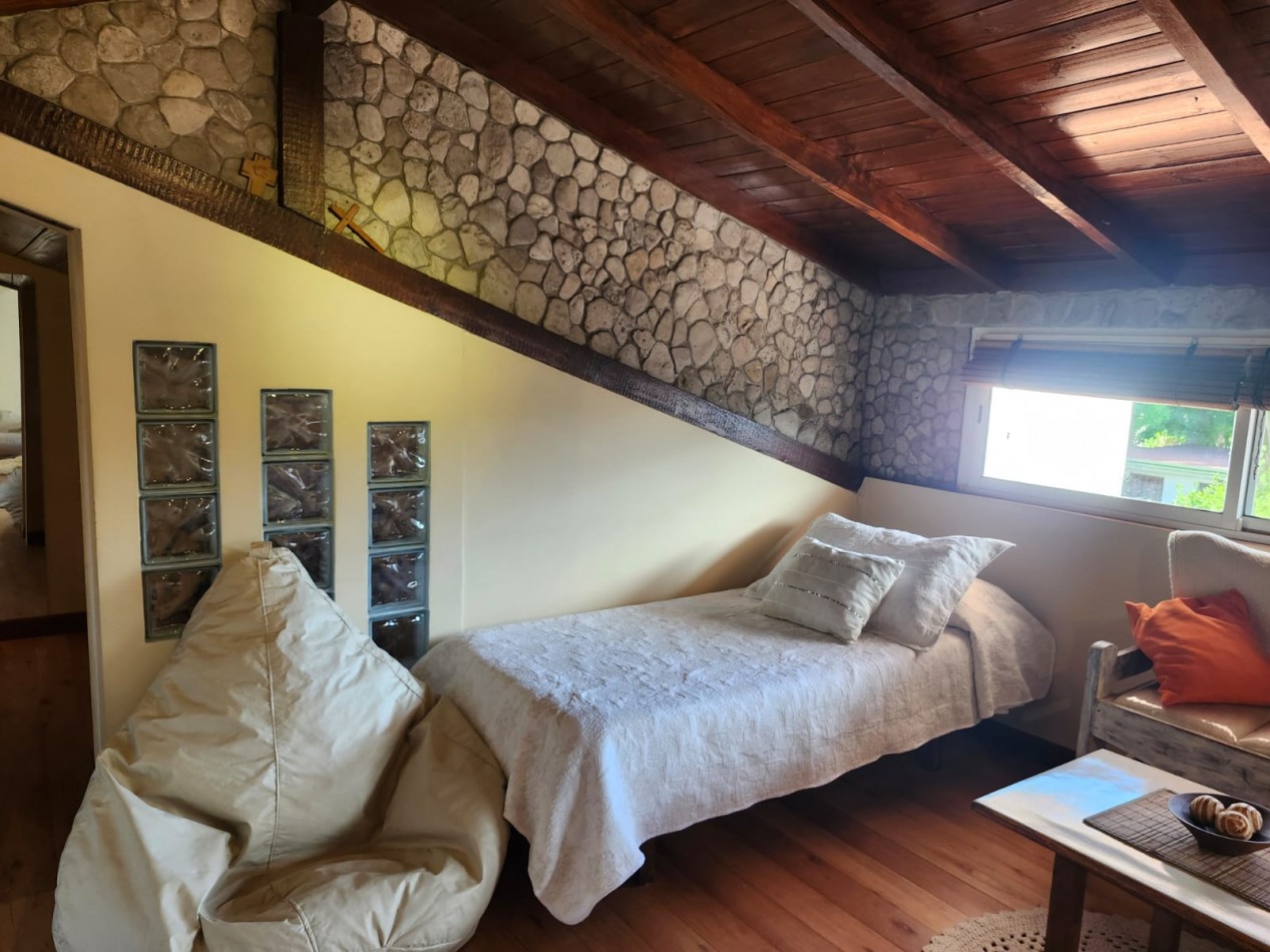 CASA EN BARRIO LOS PINARES / ALQUILER TEMPORADA / ¡ TU REFUGIO DE VERANO SOÑADO EN MAR DEL PLATA!