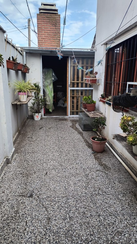 DEPARTAMENTO  TRES AMBIENTES  Y MEDIO CON PATIO/QUINCHO