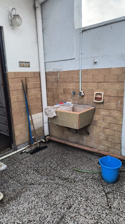 DEPARTAMENTO  TRES AMBIENTES  Y MEDIO CON PATIO/QUINCHO