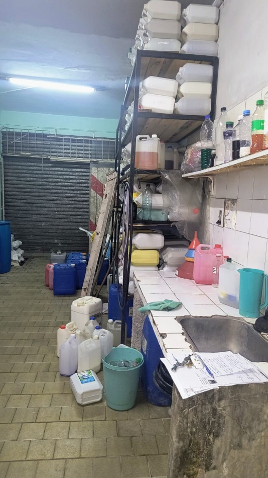 Fondo de comercio: Perfumeria y Limpieza / Sobre Calle Cerrito y Rosales. / Barrio Cerrito San Salvador.