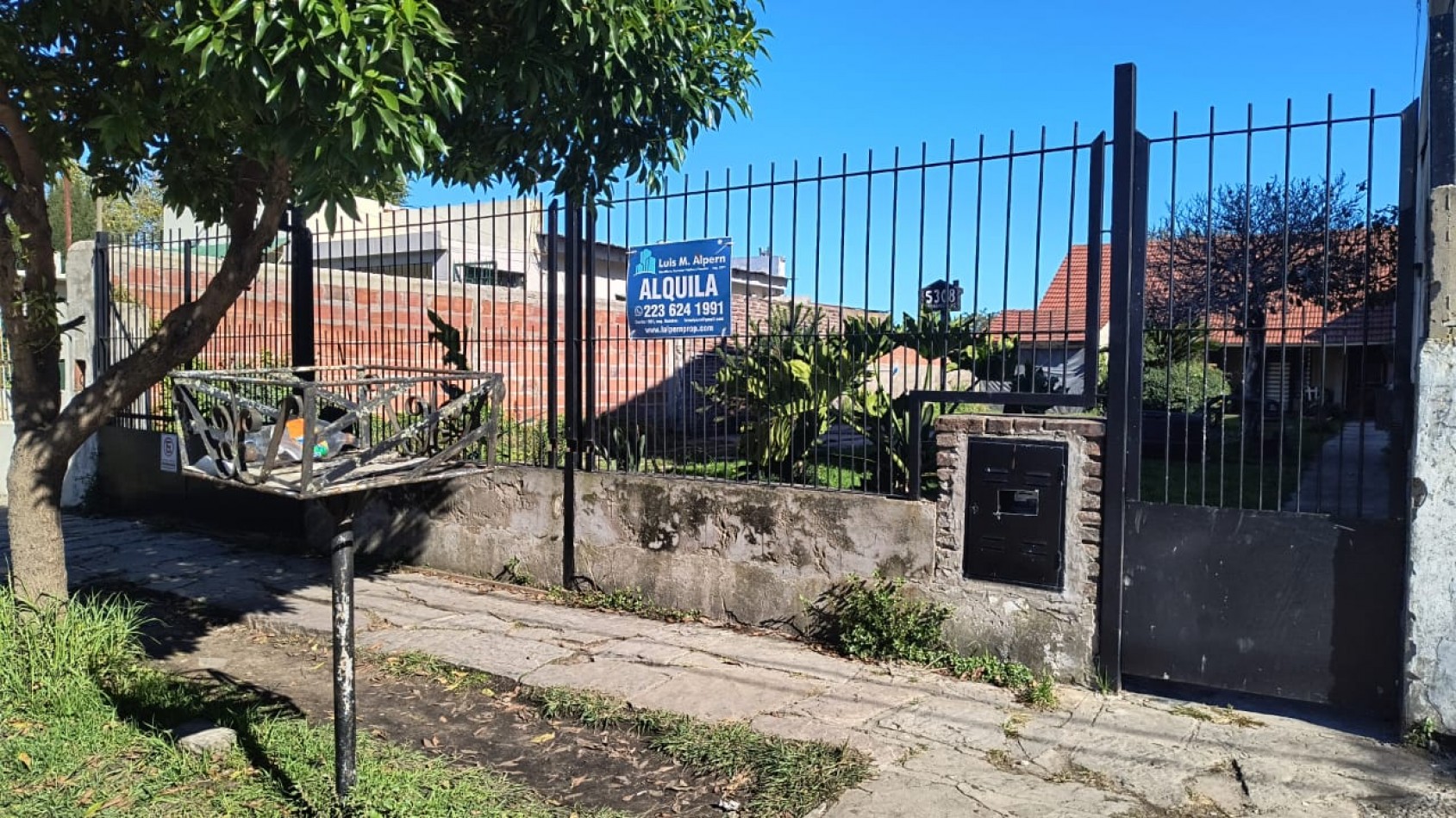 CASA SOBRE LOTE PROPIO / BARRIO LAS AVENIDAS