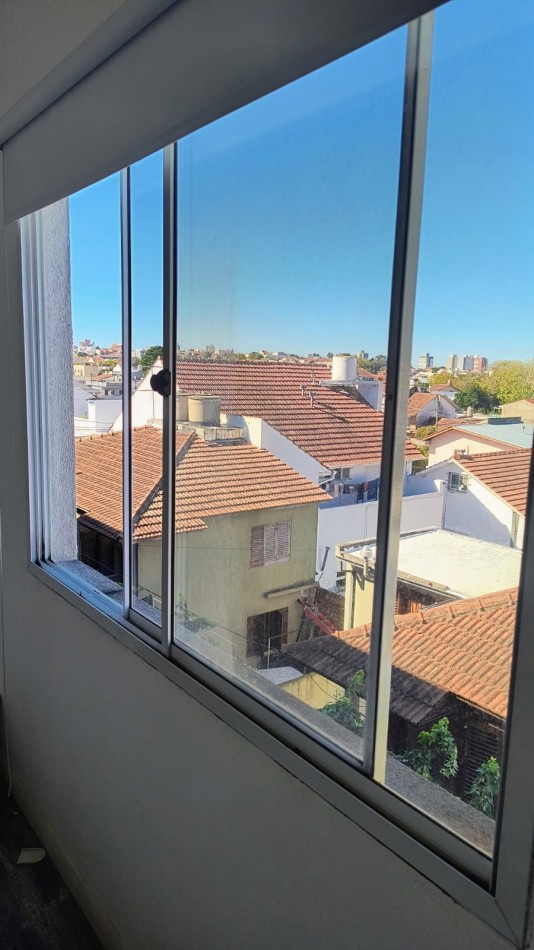 DUPLEX DE TRES AMBIENTES CON DISEÑO MODERNO / BARRIO CERRITO