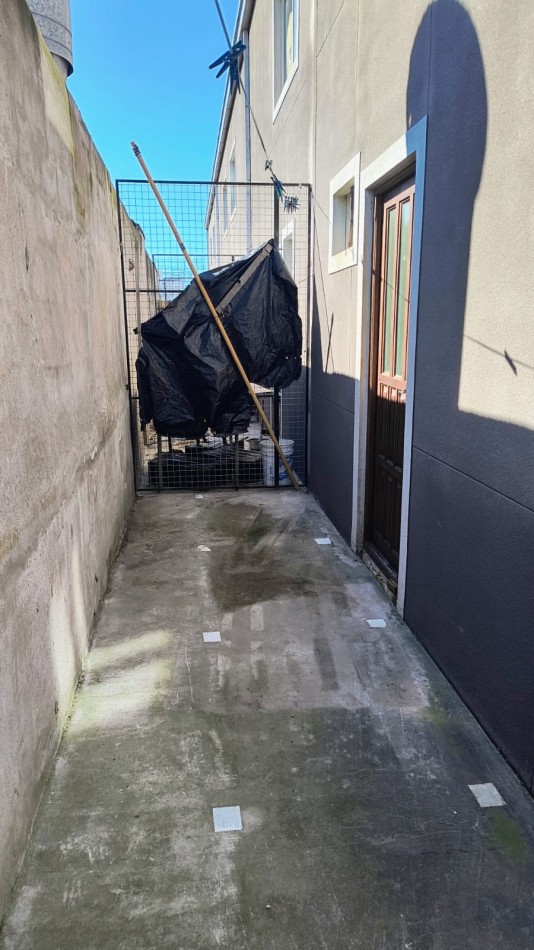 DUPLEX DE TRES AMBIENTES CON DISEÑO MODERNO / BARRIO CERRITO