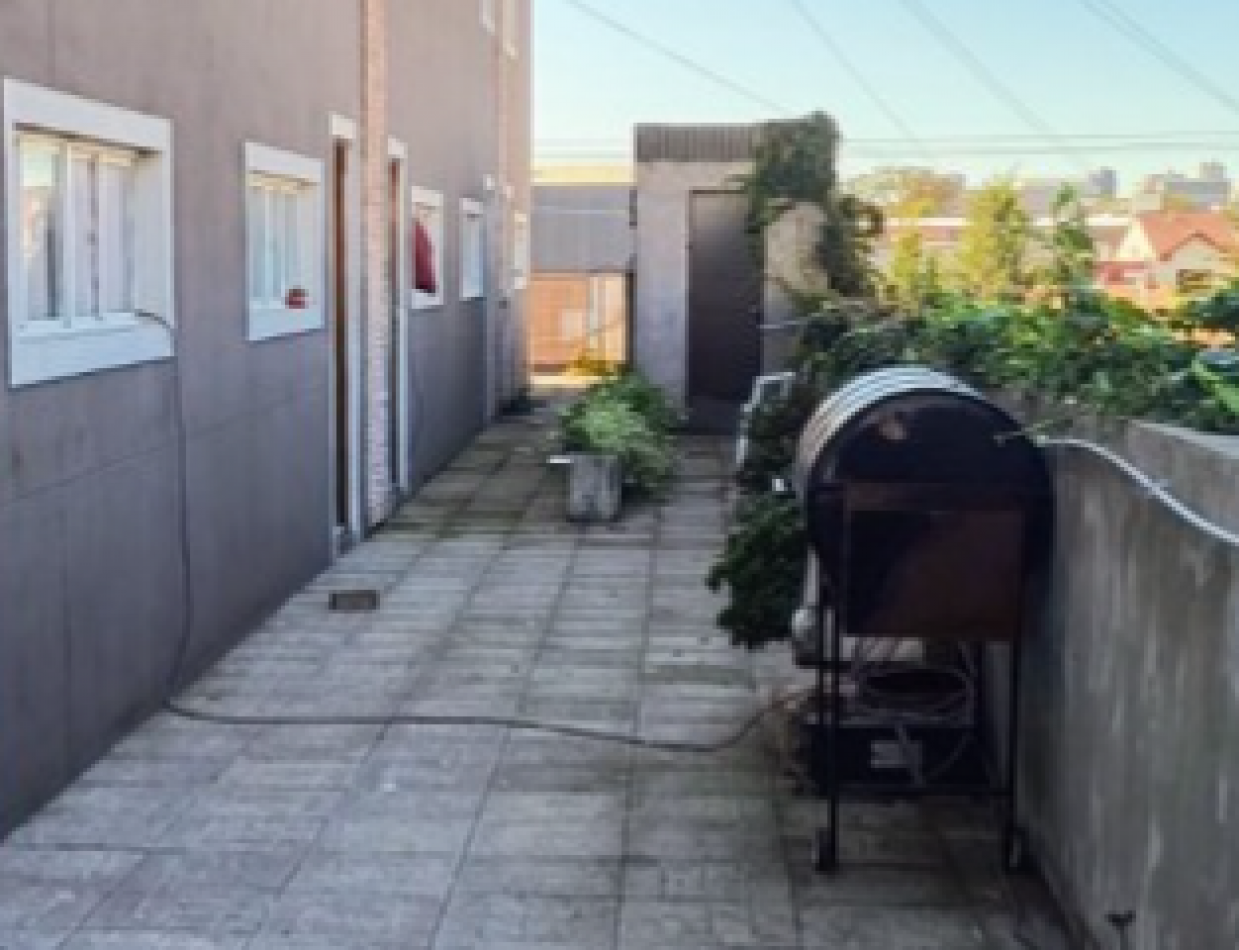 DUPLEX DE TRES AMBIENTES CON DISEÑO MODERNO / BARRIO CERRITO