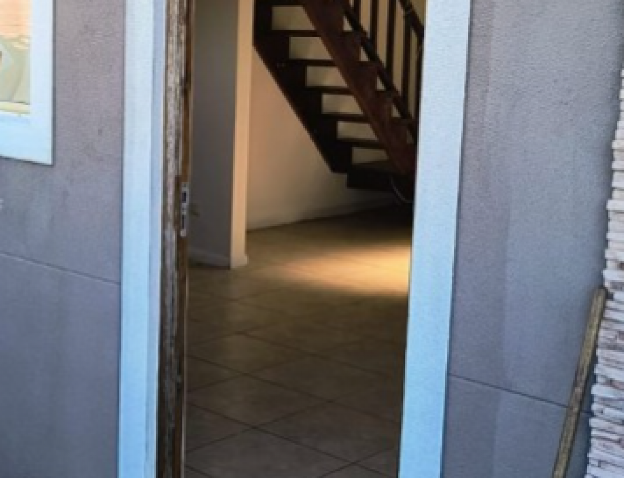 DUPLEX DE TRES AMBIENTES CON DISEÑO MODERNO / BARRIO CERRITO